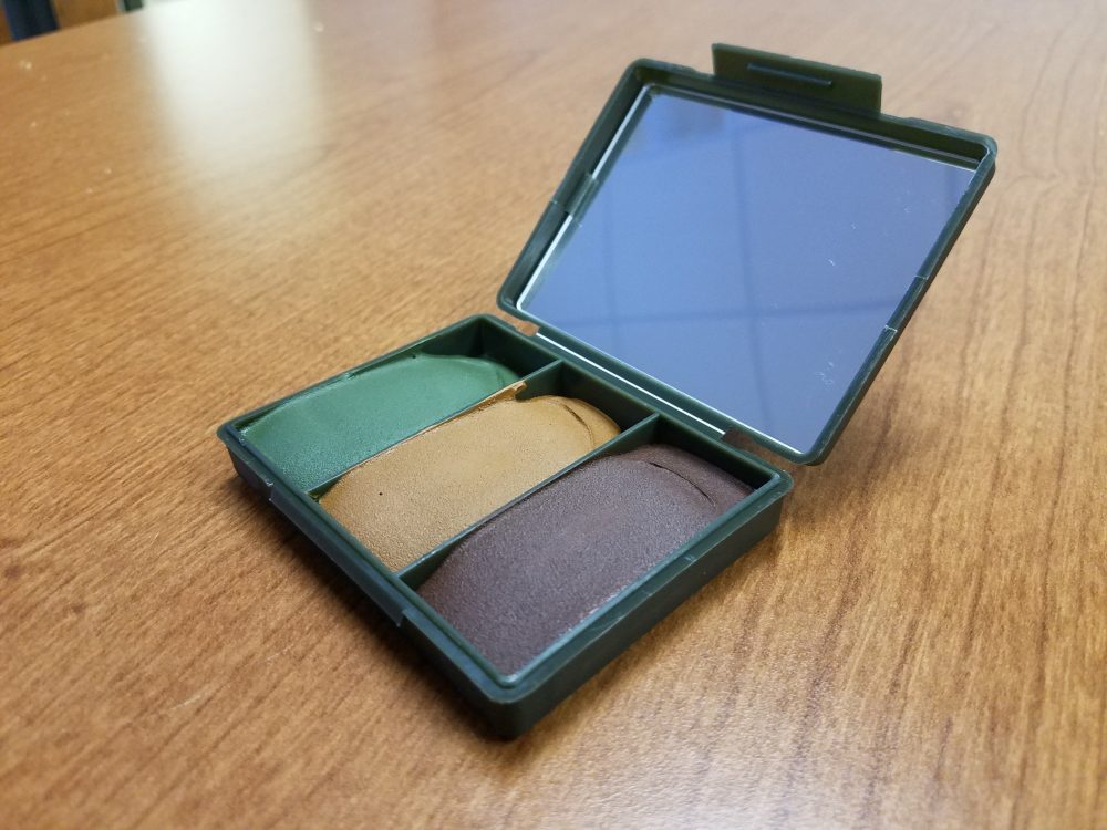 Kit de Camouflage BCB Multi Terrain Camo Compact (Centre Europe & Desert)