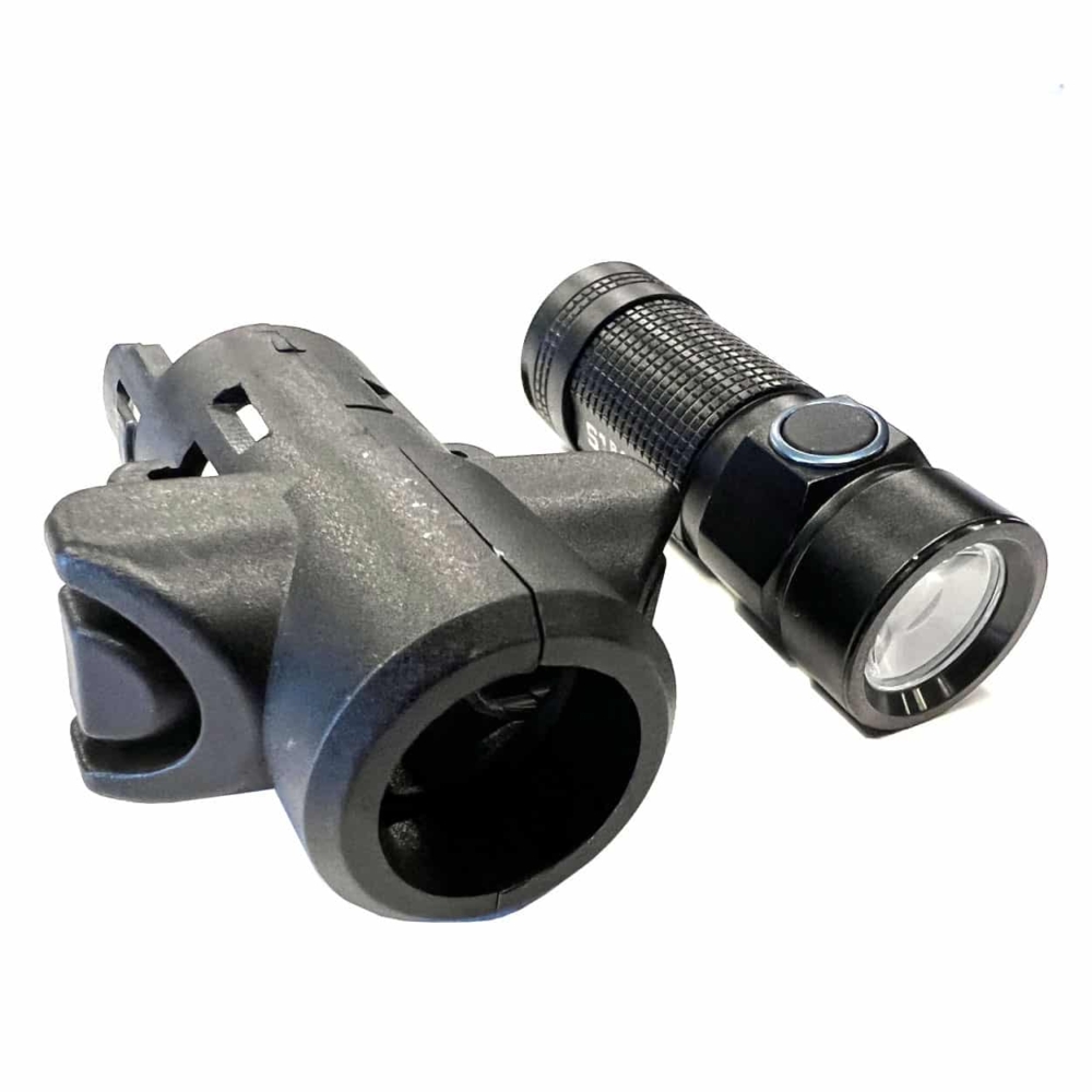 CAA USA 500 lumens flashlight aresmaxima.com