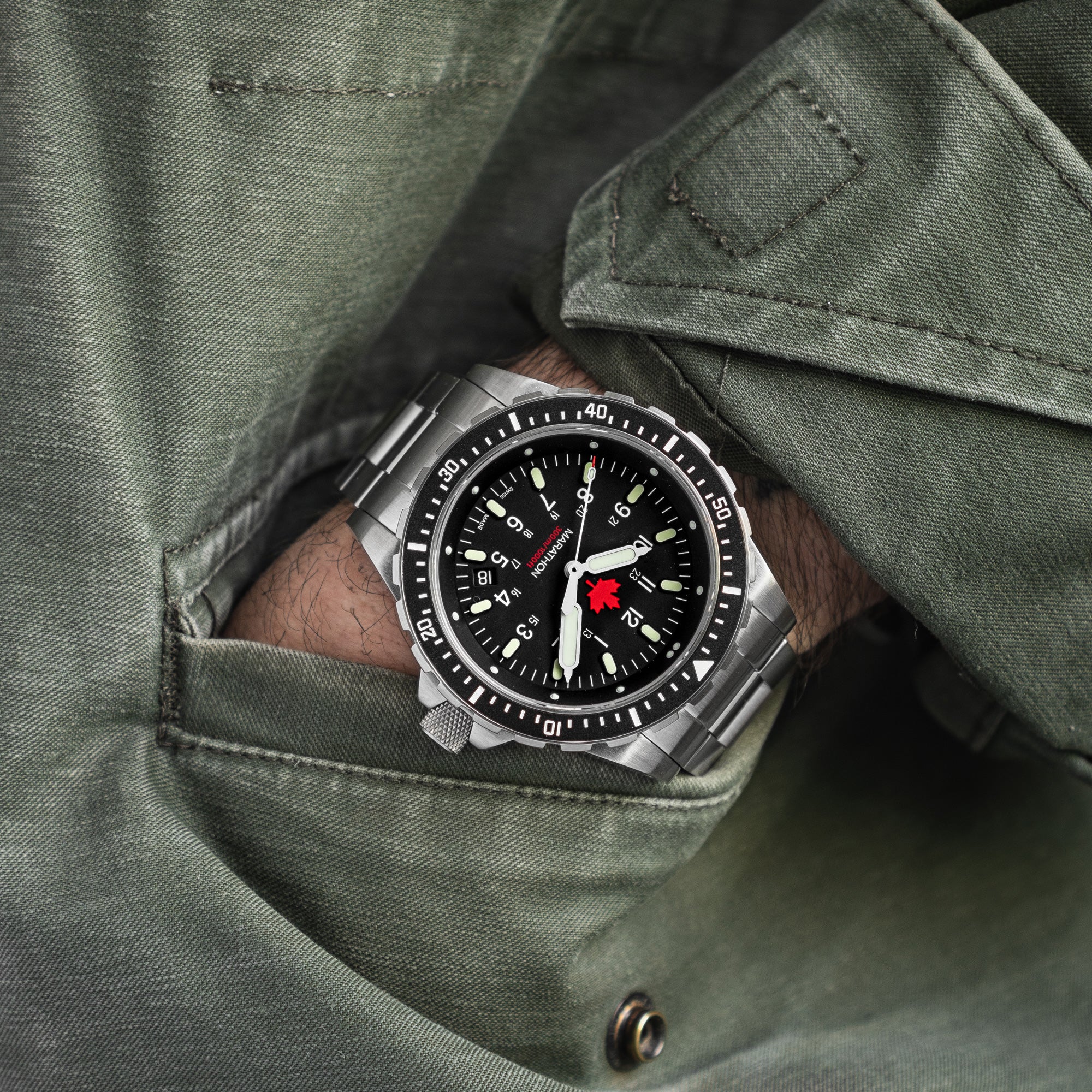 46mm Red Maple Jumbo Diver's Quartz (JSAR) aresmaxima.com