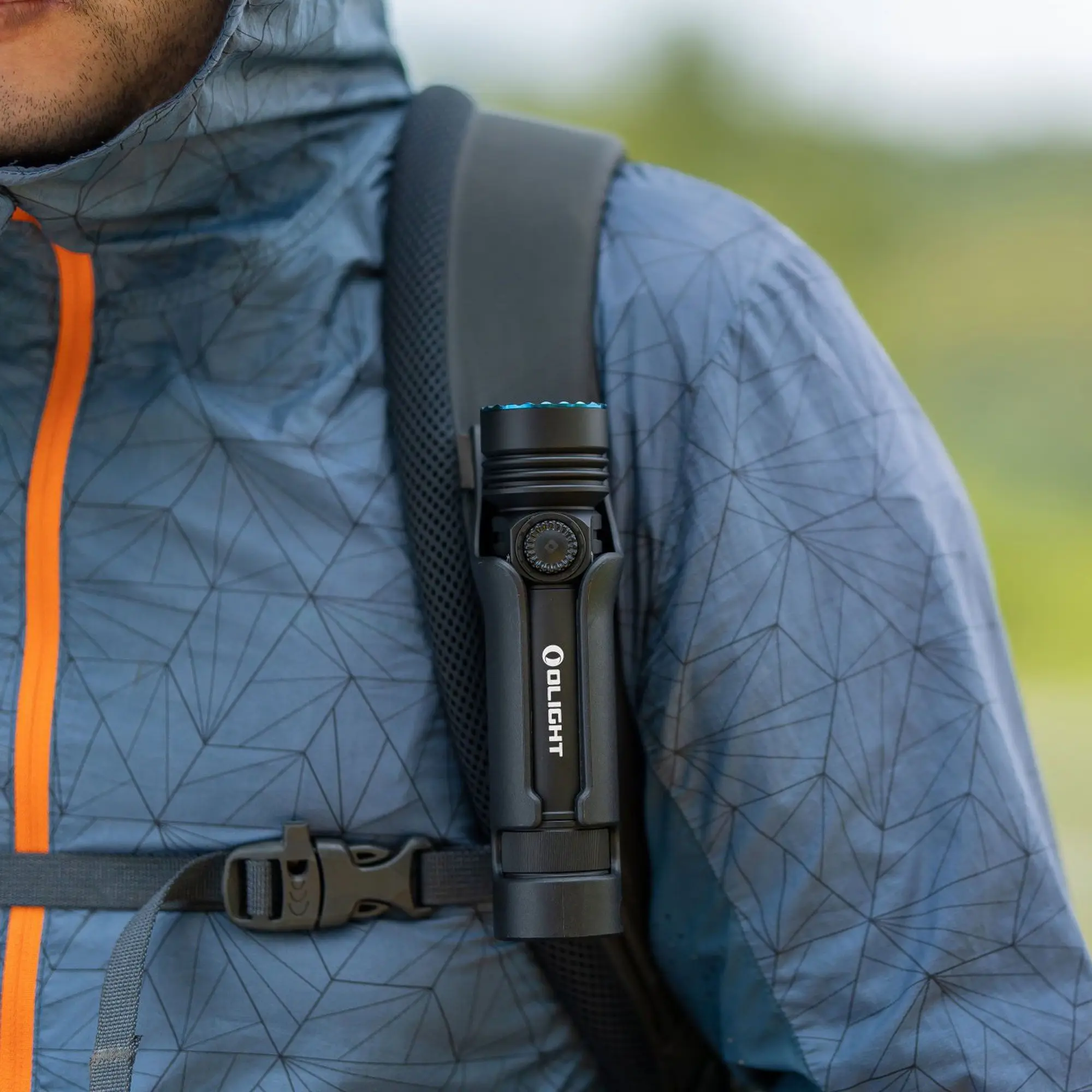 Olight SEEKER 4 PRO aresmaxima.com