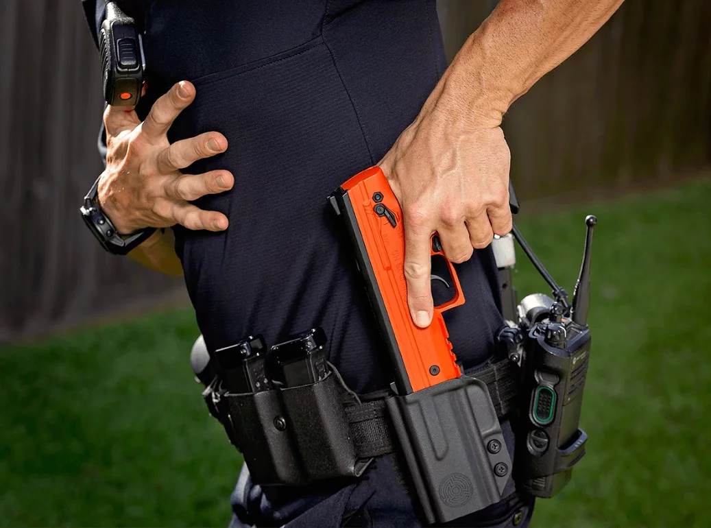 Pistolet BYRNA LE (ORANGE) aresmaxima.com