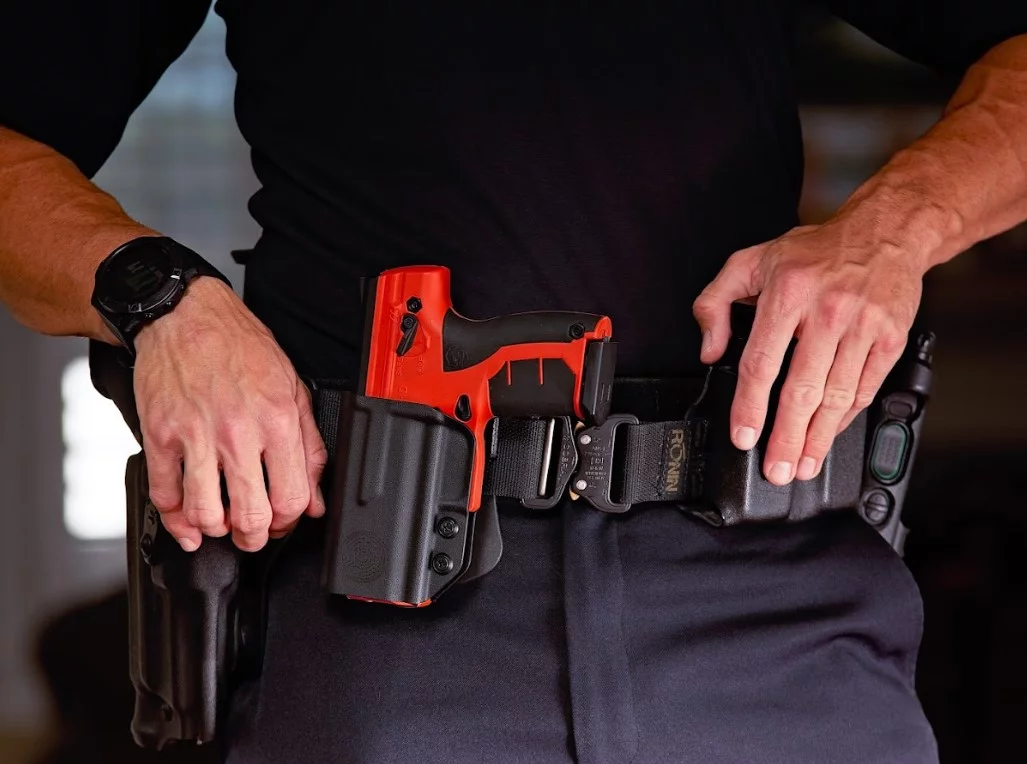 Pistolet BYRNA LE (ORANGE) aresmaxima.com